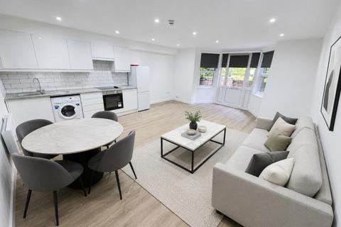 2 bedroom flat to rent, Eastlake Rd SE5