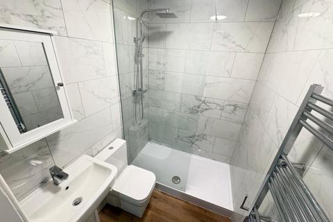2 bedroom flat to rent, Eastlake Rd SE5