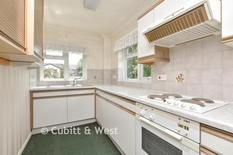 2 bedroom flat for sale, Peregrine Gardens, Croydon, Surrey