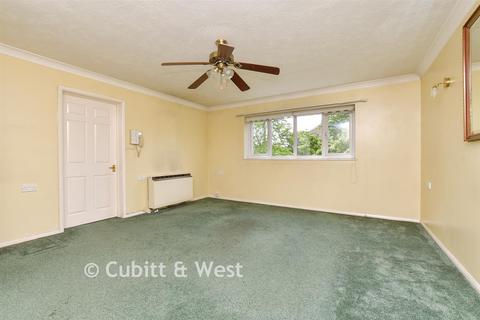 2 bedroom flat for sale, Peregrine Gardens, Croydon, Surrey