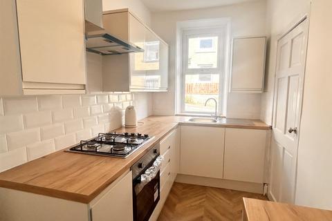 2 bedroom end of terrace house for sale, Hanover Street, Sowerby Bridge HX6