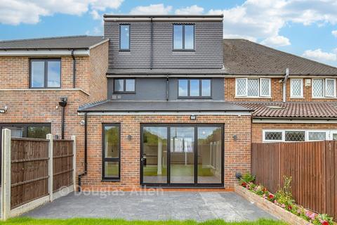 Freshwell Avenue, Romford RM6