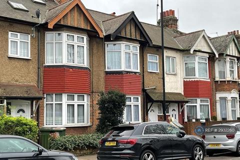 4 bedroom terraced house to rent, Lonsdale Avenue, London, E6