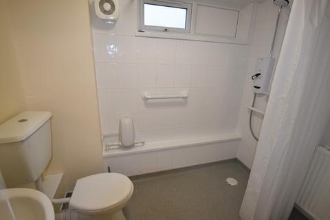 3 bedroom semi-detached house to rent, Frensham Drive, Bletchley