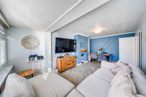 3 bedroom semi-detached house for sale, Lonsdale Crescent, Dartford