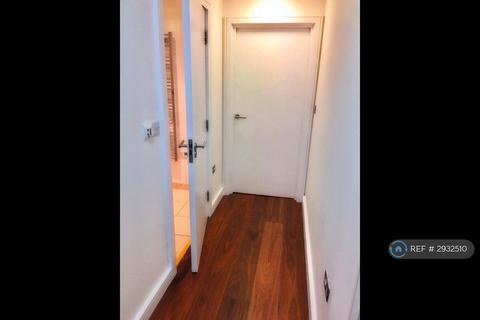 1 bedroom flat to rent, High Street, Slough, SL1