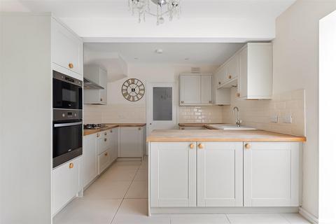 Haydn Avenue, Purley CR8