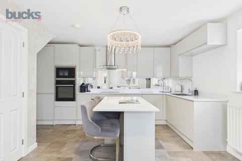 3 bedroom link detached house for sale, Roedean Crescent, Basildon, SS15
