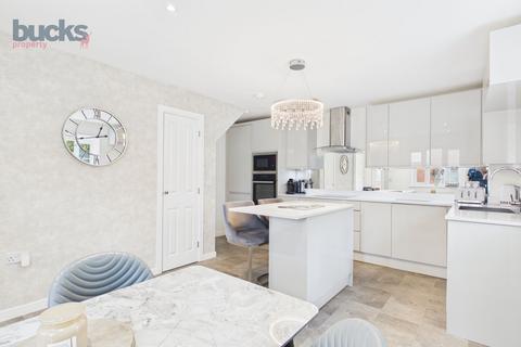 3 bedroom link detached house for sale, Roedean Crescent, Basildon, SS15