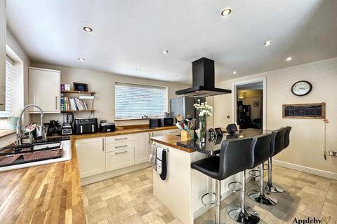 3 bedroom semi-detached house for sale, Shurnhold, Melksham, Wiltshire, SN12 8DD