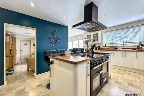 3 bedroom semi-detached house for sale, Shurnhold, Melksham, Wiltshire, SN12 8DD