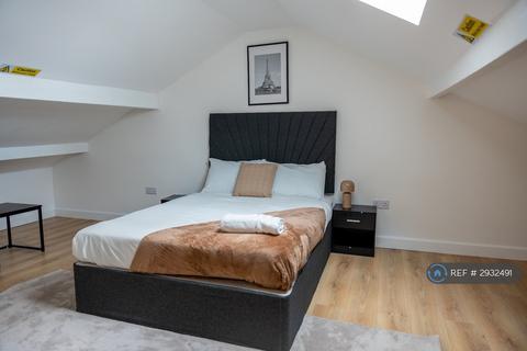 1 bedroom in a house share to rent, Minto Street, Ashton-Under-Lyne, OL7