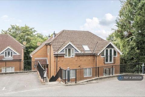 2 bed flat/apartment for rent in Goodearl Court, High Wycombe, HP12