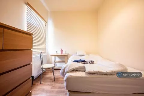 1 bedroom in a house share to rent – pohled 2