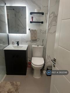3 bedroom flat to rent, Cameron Court, London, E12