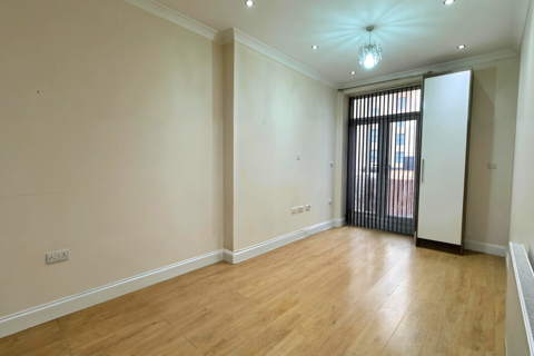 1 bedroom flat to rent, High Street, Slough, SL1