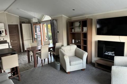 2 bedroom lodge for sale, Willerby Newhampshire , Beal, TD15 2PA