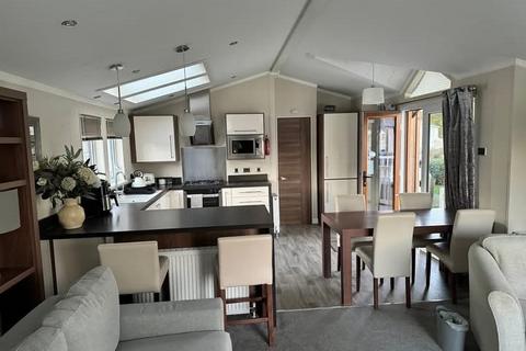 2 bedroom lodge for sale, Willerby Newhampshire , Beal, TD15 2PA