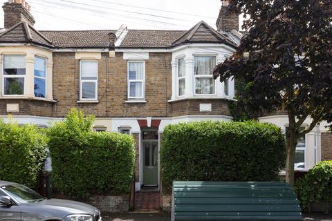 2 bedroom maisonette for sale, Twickenham Road, London E11