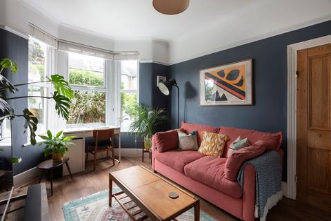2 bedroom maisonette for sale, Twickenham Road, London E11