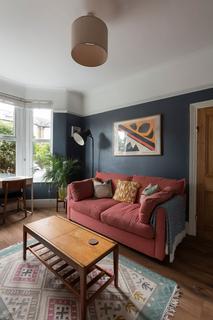 2 bedroom maisonette for sale, Twickenham Road, London E11
