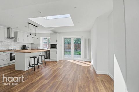 2 bedroom bungalow for sale, Chatsworth Road, Dartford