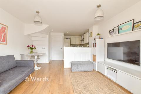 4 bedroom townhouse for sale, Woodpecker Way, Hythe CT21