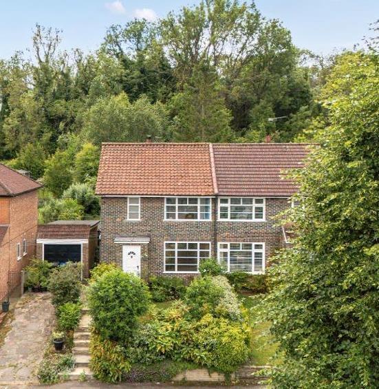 3 bedroom semi-detached house for sale