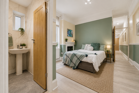 3 bedroom flat for sale, Uxbridge Road, London W5