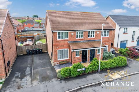 3 bedroom semi-detached house for sale, Adelie Road, Nuneaton CV10