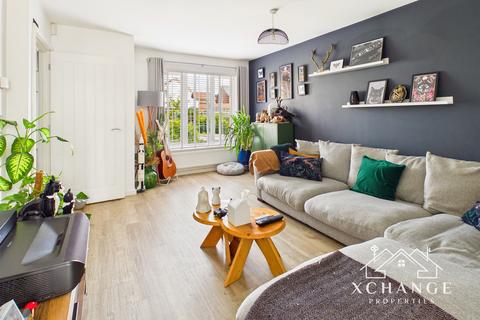 3 bedroom semi-detached house for sale, Adelie Road, Nuneaton CV10