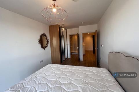 2 bedroom flat to rent, London Road, Isleworth, TW7