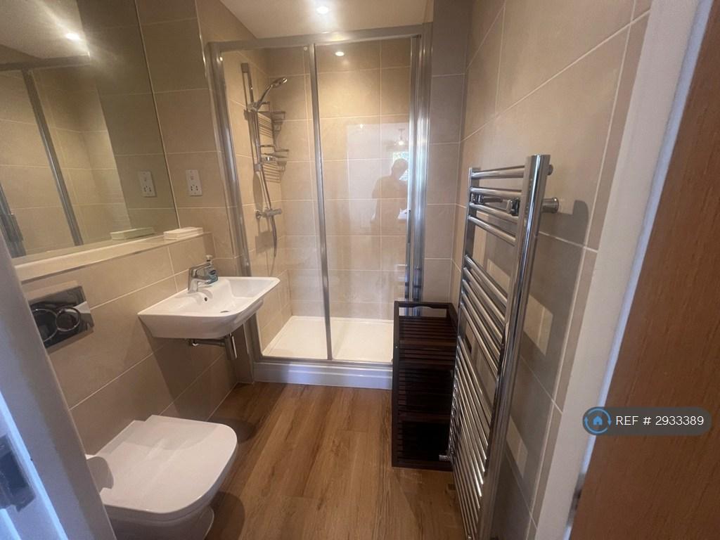 Apartment in London - More