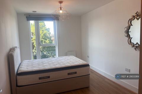 2 bedroom flat to rent, London Road, Isleworth, TW7