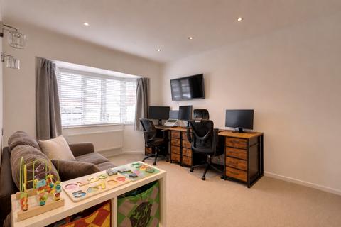3 bedroom semi-detached house for sale, Louisa Avenue, Benfleet SS7
