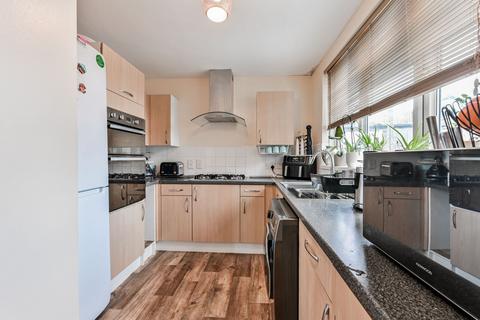 1 bedroom flat for sale, Hoe Street, Walthamstow, London, E17