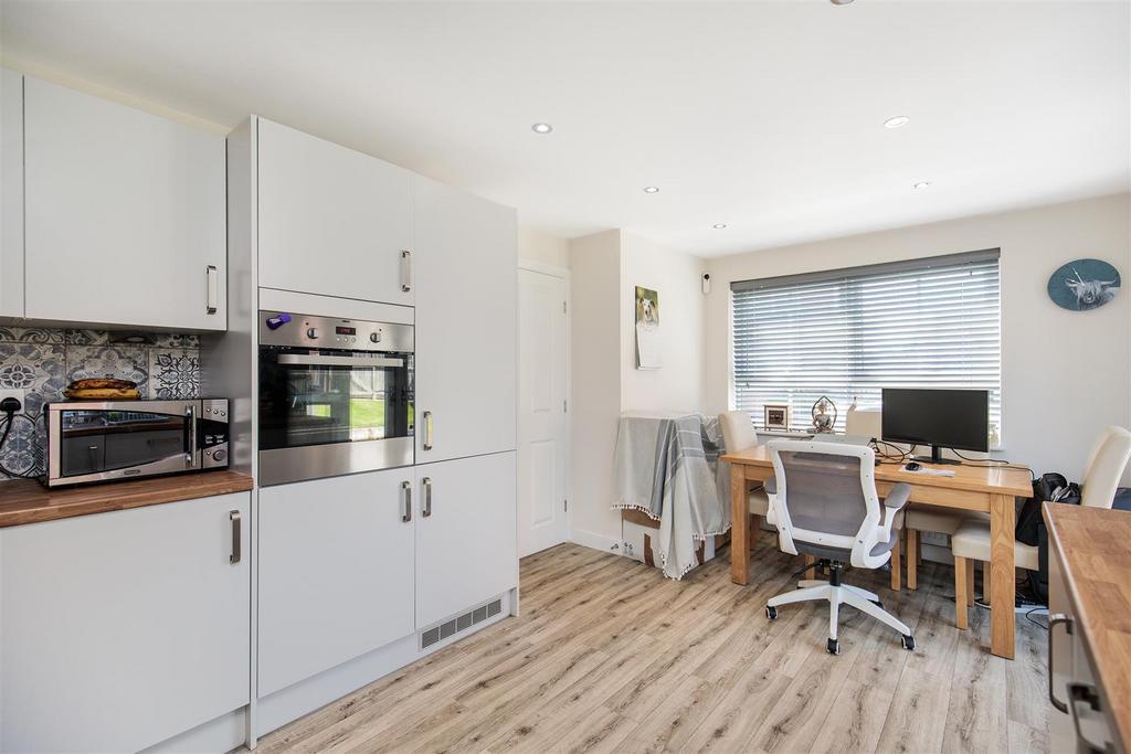 House in Newcastle upon Tyne, North Gosforth Park, Middle Brunton - More