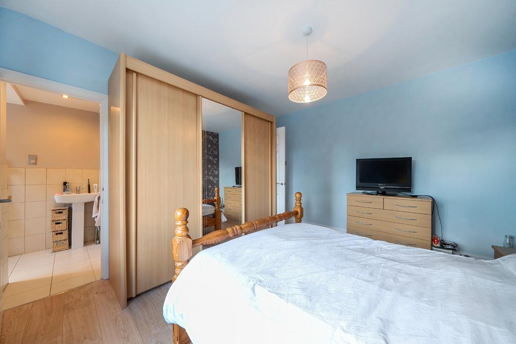 En suite bedroom, en suite