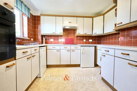 2 bedroom apartment for sale, Station Road, Clacton-on-Sea, Essex, CO15