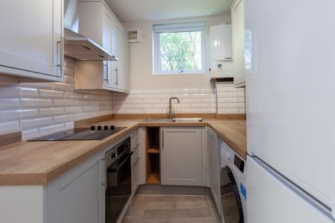 3 bed house for rent in Walton Street, Jericho