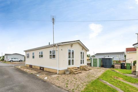 2 bedroom park home for sale, Alpha Avenue, Garsington, Oxford