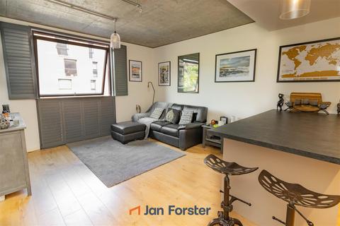 1 bedroom apartment for sale, Duke Street, Smiths Dock, North Shields