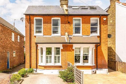 St. Winifreds Road, Teddington TW11