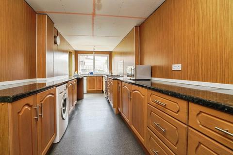3 bedroom end of terrace house for sale, Golden Close, Tuffley, Gloucester, Gloucestershire, GL4