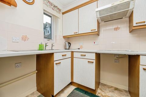 1 bedroom flat for sale, Swan Court, Banbury Road, Stratford-upon-Avon, Warwickshire, CV37