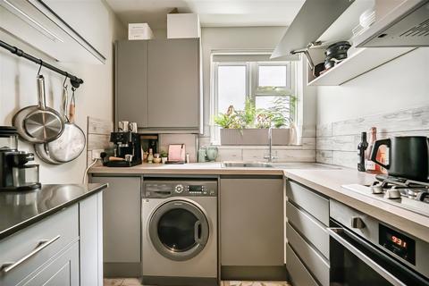 2 bedroom apartment for sale, St Mark's Hill, Surbiton