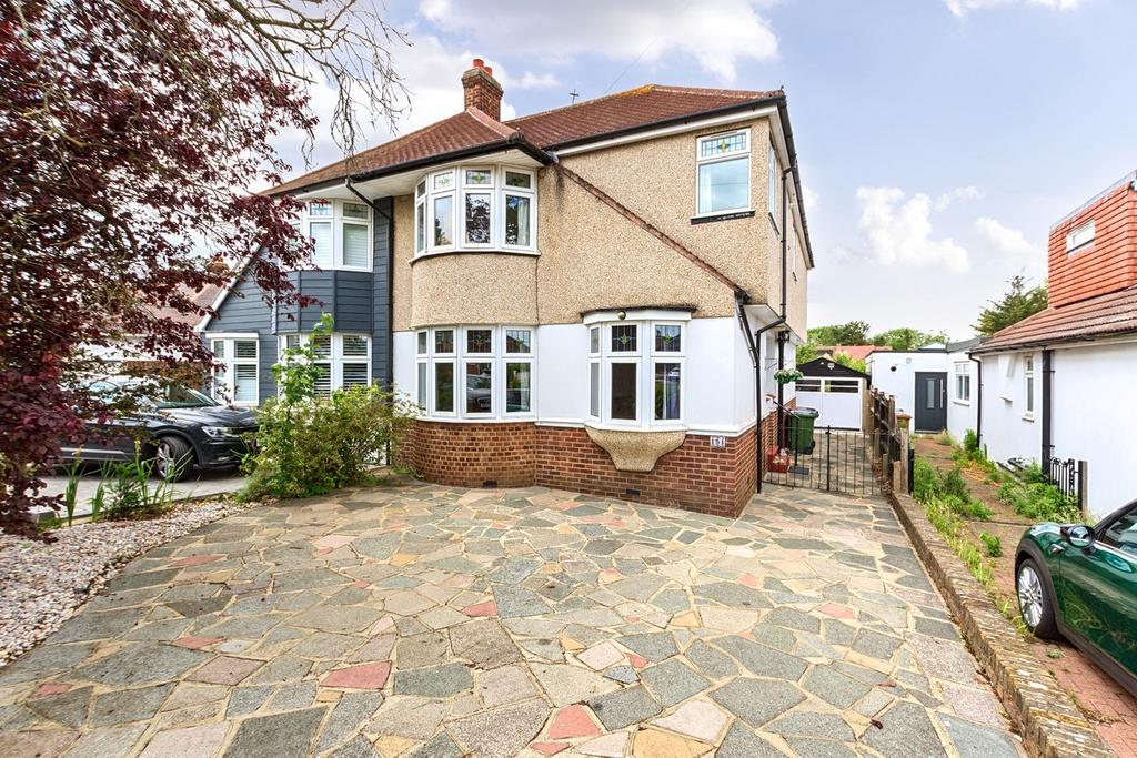 Detached house exterior, driveway