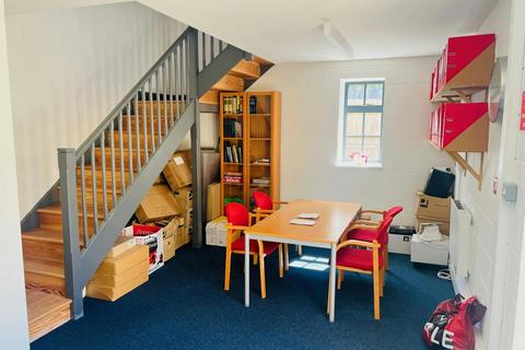 Office to rent, 23 Waldegrave Rd Teddington TW11 8LA