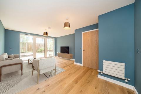 Wharncliffe Mews, London SW4