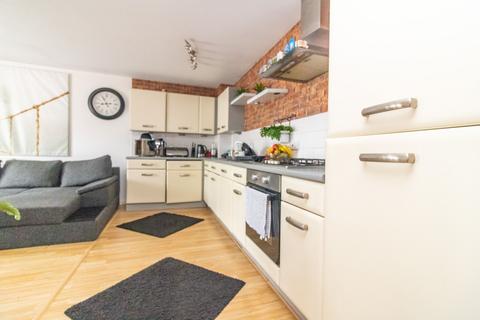 2 bedroom flat for sale, Fosse Close, Braunstone, LE3